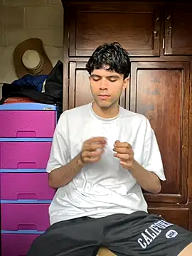 Axel-Mejia online show from 11/14/25, 06:22