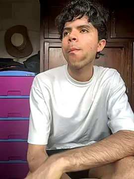 Axel-Mejia online show from 10/24/25, 07:13