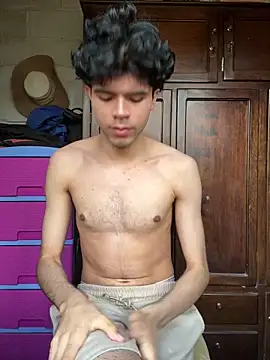 Axel-Mejia online show from 12/02/25, 01:46