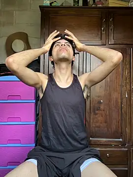 Axel-Mejia online show from 10/19/25, 05:48