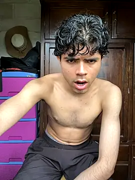 Axel-Mejia online show from 10/27/25, 07:37