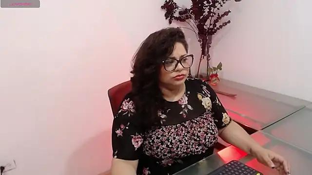 merly chica online show from 10/21/25, 01:10