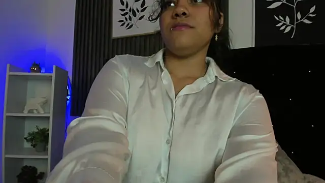 Snapshot of nanny__cute chatting on 09/14/25, 03:07 nanny cute online show from 09/14/25, 03:07