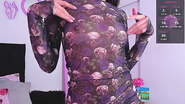 Snapshot of Aryane_art_ chatting on 11/18/25, 08:45 Aryane art online show from 11/18/25, 08:45