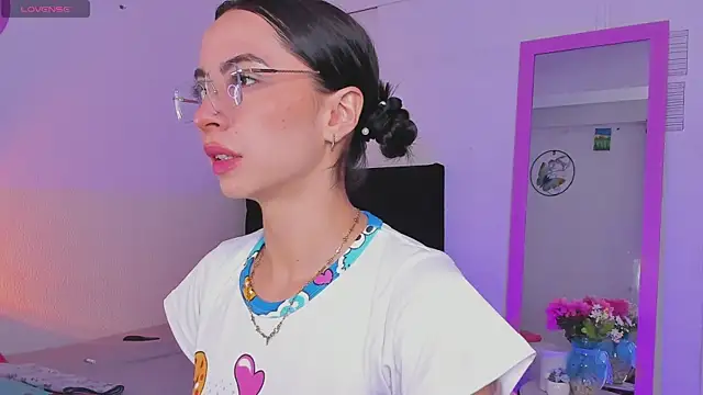 Snapshot of Aryane_art_ chatting on 01/06/26, 10:14 Aryane art online show from 01/06/26, 10:14