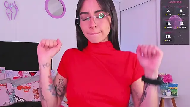 Snapshot of Aryane_art_ chatting on 11/12/25, 09:07 Aryane art online show from 11/12/25, 09:07