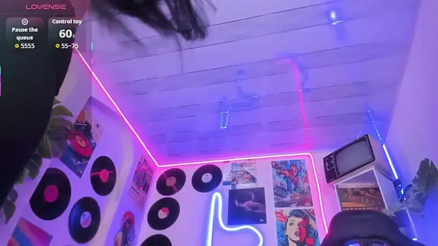 Jenie fire  online show from 11/13/25, 08:24