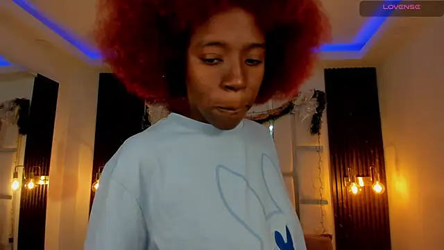 Snapshot of _emma_willliams_ chatting on 12/16/25, 01:37 emma willliams online show from 12/16/25, 01:37