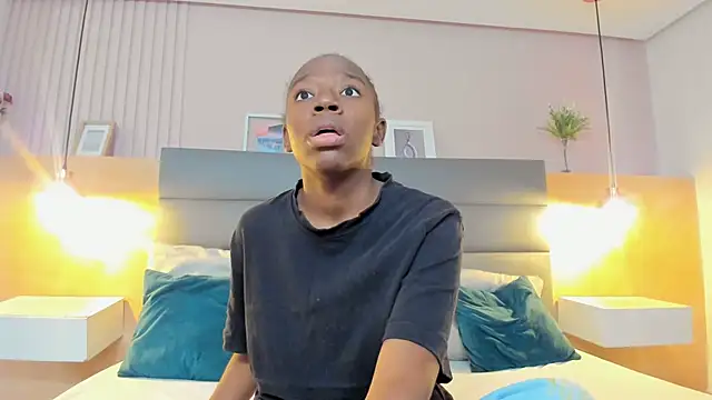 Snapshot of _emma_willliams_ chatting on 11/06/25, 01:48 emma willliams online show from 11/06/25, 01:48