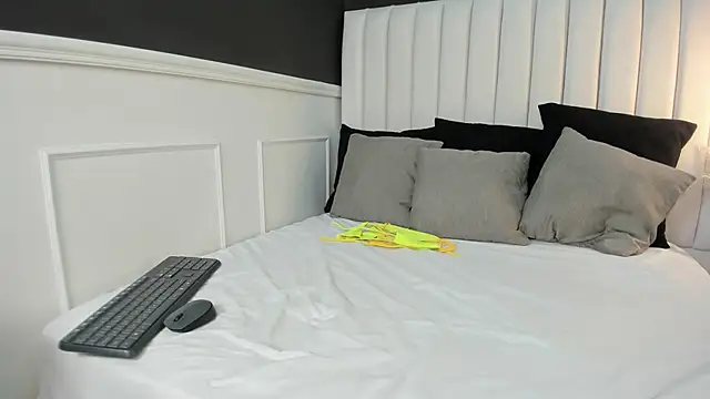 Snapshot of _emma_willliams_ chatting on 09/18/25, 02:09 emma willliams online show from 09/18/25, 02:09