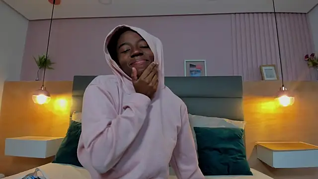 Snapshot of _emma_willliams_ chatting on 10/23/25, 01:32 emma willliams online show from 10/23/25, 01:32