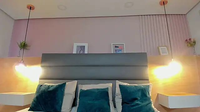 Snapshot of _emma_willliams_ chatting on 10/22/25, 01:32 emma willliams online show from 10/22/25, 01:32