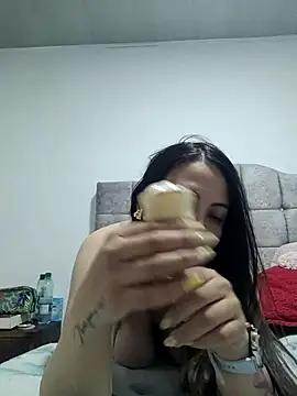 freya 26 online show from 11/23/25, 12:09