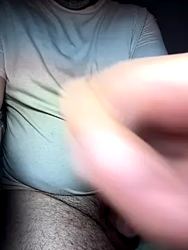 Snapshot of papamono25 chatting on 11/18/25, 01:54 papamono25 online show from 11/18/25, 01:54