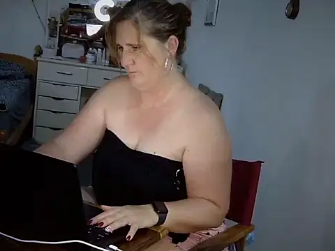 LiebeMaus online show from 10/16/25, 04:48