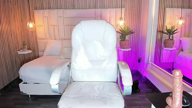 Snapshot of DulceGreem chatting on 09/17/25, 11:56 DulceGreem online show from 09/17/25, 11:56