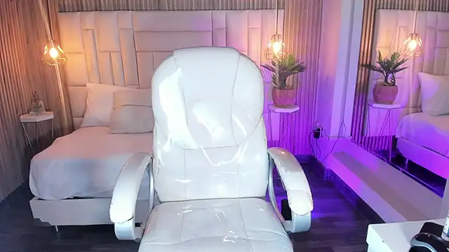 Snapshot of DulceGreem chatting on 09/16/25, 11:22 DulceGreem online show from 09/16/25, 11:22