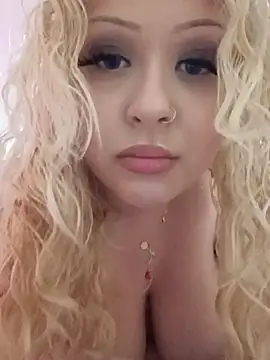 Snapshot of Destinyym chatting on 03/03/26, 08:27 Destinyym online show from 03/03/26, 08:27