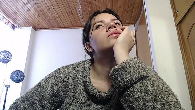 Snapshot of Skylar_Serenity chatting on 10/14/25, 02:50 Skylar Serenity online show from 10/14/25, 02:50
