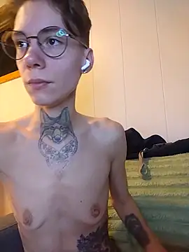 HoneySquirrel online show from 04/07/26, 07:15