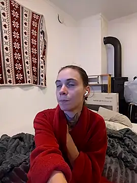 HoneySquirrel online show from 10/18/25, 07:16