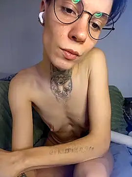 HoneySquirrel online show from 04/17/26, 08:00