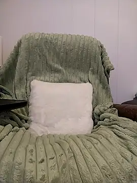 HoneySquirrel online show from 05/29/26, 08:04