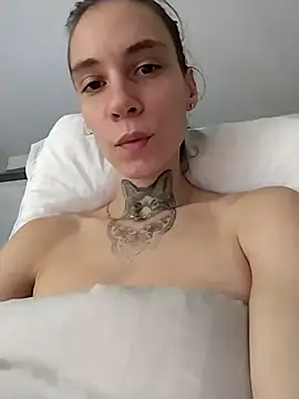 HoneySquirrel online show from 10/07/25, 01:56