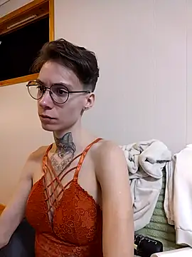 HoneySquirrel online show from 03/31/26, 08:33