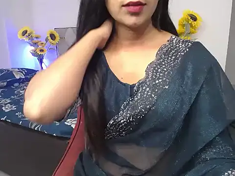 Snapshot of Little_queenn chatting on 09/25/25, 01:11 Little queenn online show from 09/25/25, 01:11
