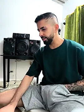 giannis090 online show from 11/20/25, 03:18