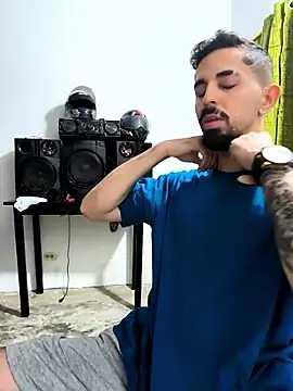 giannis090 online show from 10/22/25, 03:50