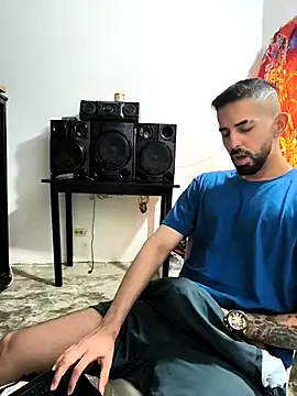 giannis090 online show from 11/16/25, 09:41