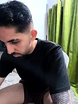 giannis090 online show from 09/30/25, 04:18