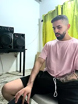 giannis090 online show from 11/28/25, 08:31