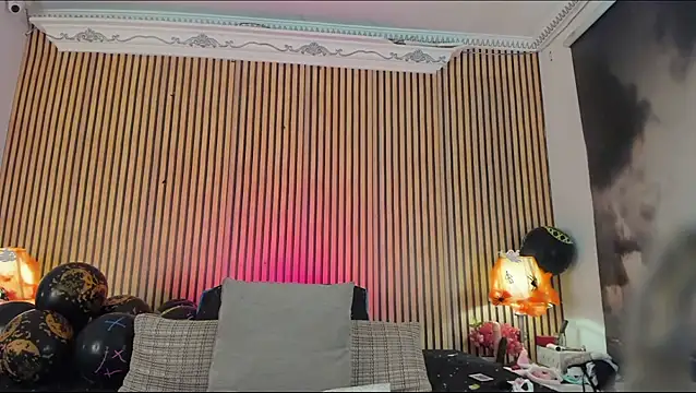 keeyla stone online show from 11/02/25, 09:42