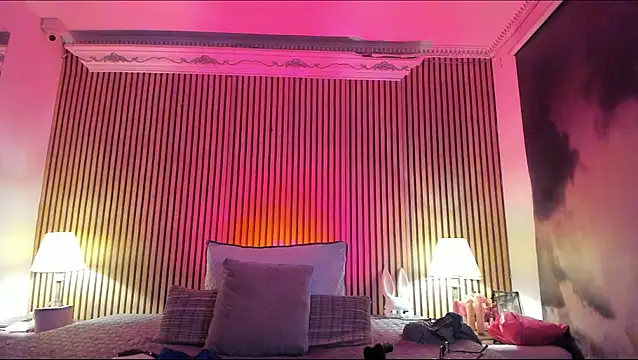 keeyla stone online show from 12/16/25, 12:15