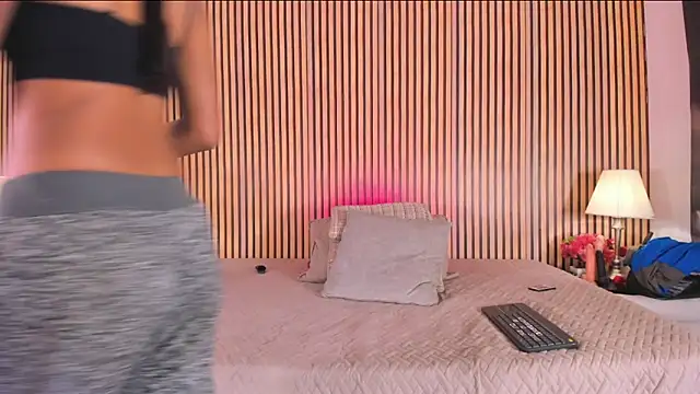 keeyla stone online show from 10/04/25, 09:27