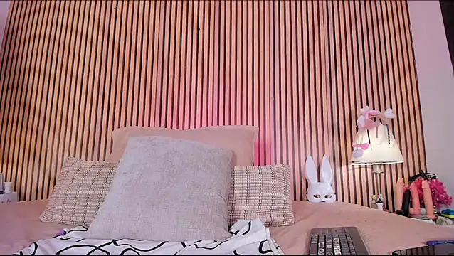 keeyla stone online show from 11/12/25, 08:34