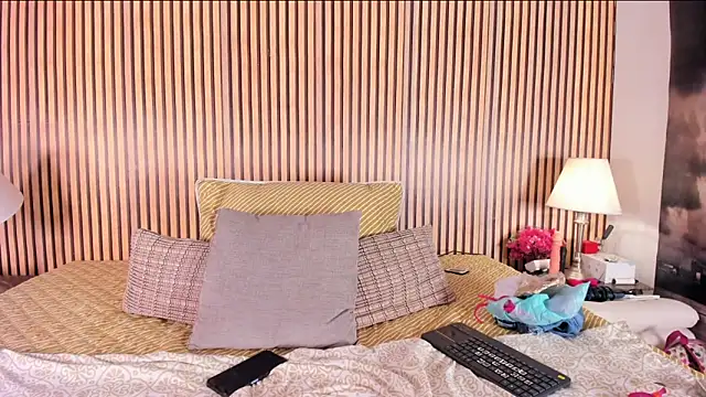 keeyla stone online show from 10/08/25, 09:48