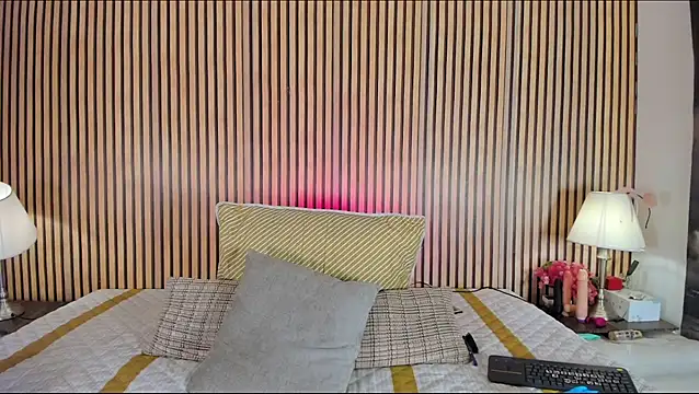 keeyla stone online show from 10/22/25, 08:52