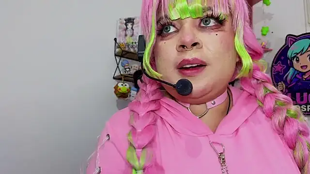 Lucycosplay777 online show from 04/19/26, 01:17