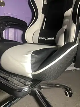 Mexican boy 21 online show from 02/15/26, 12:37