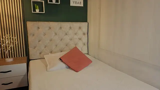 sky collinss online show from 09/12/25, 07:35
