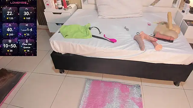 VanessaHard as online show from 11/22/25, 08:18