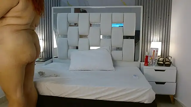 VanessaHard as online show from 09/28/25, 03:30