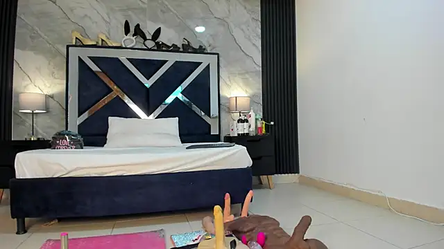 VanessaHard as online show from 11/29/25, 07:58