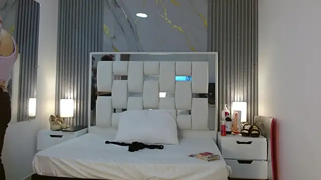 VanessaHard as online show from 09/23/25, 07:32