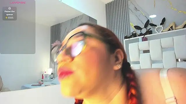 VanessaHard as online show from 11/04/25, 07:39