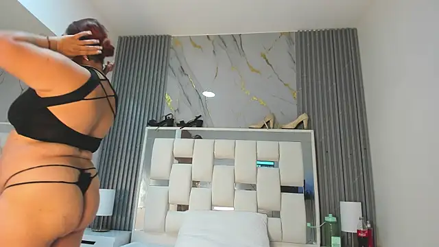 VanessaHard as online show from 10/29/25, 07:24